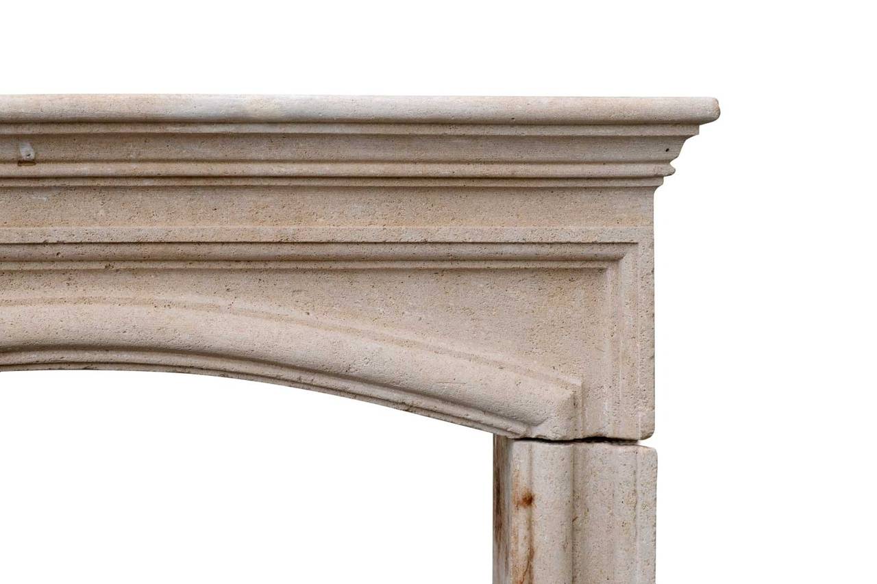 French Louis XIV Style Limestone Fireplace, 17th Century In Good Condition In Richebourg, Yvelines
