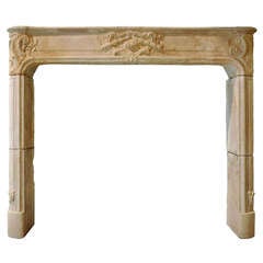 French Louis the 14th period limestone fireplace - Early 18th century. 3