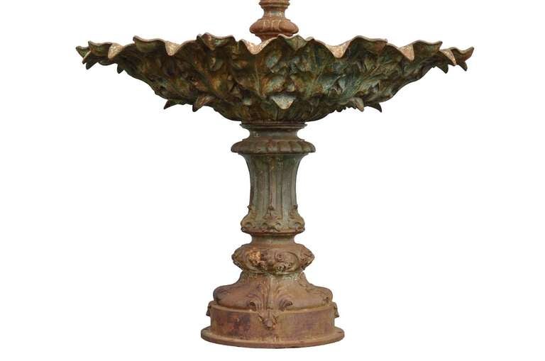 Cast Iron Fountain Cast by Val d'Osne and Dated Late 19th Century In Good Condition For Sale In Richebourg, Yvelines