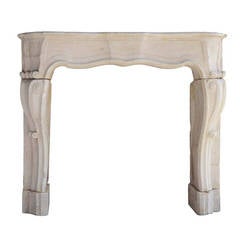 French Louis the 14th period limestone fireplace - 18th century 4