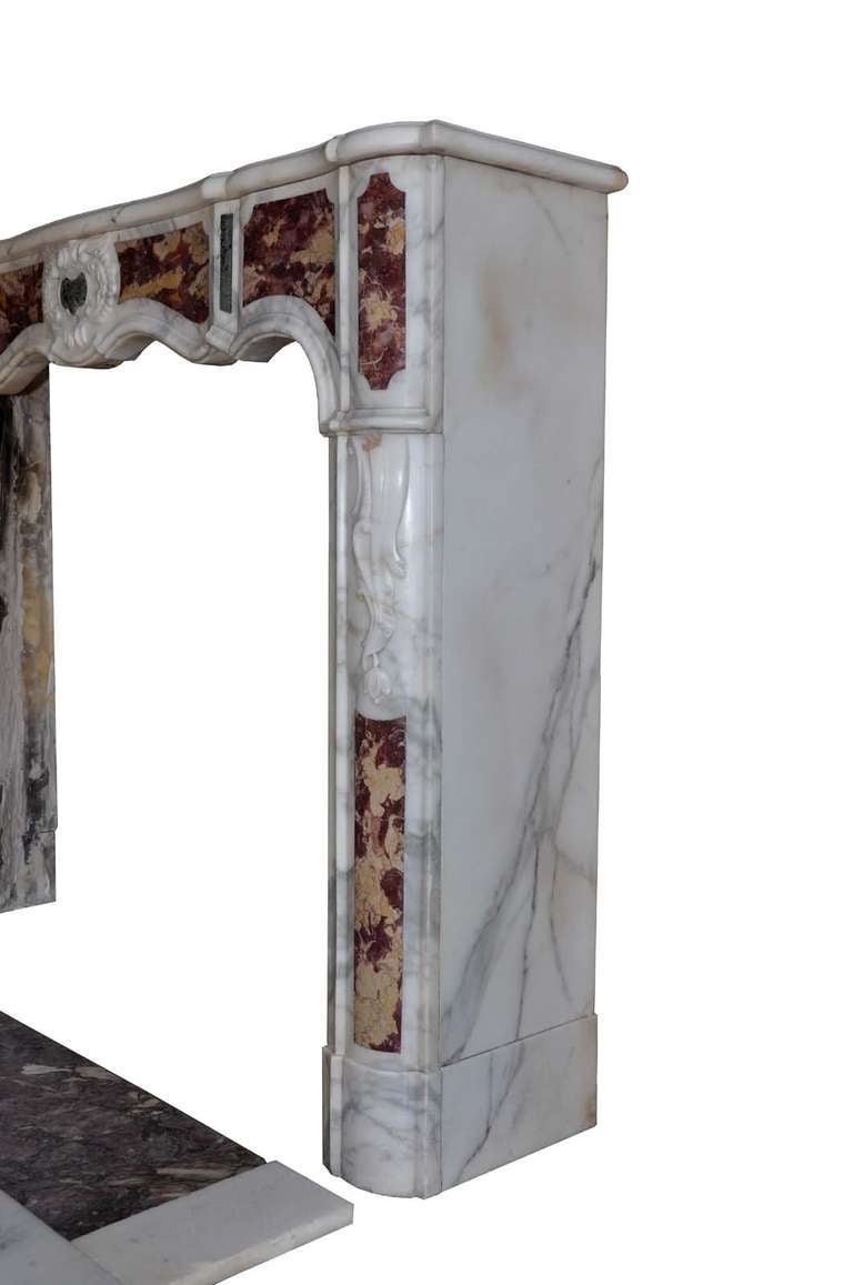 French Régence Period Marble Fireplace, Early 18th Century For Sale 1
