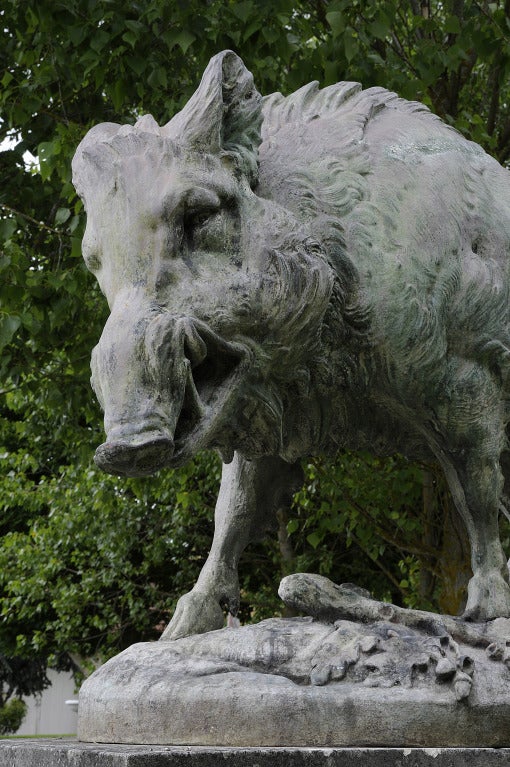 Bronze statue of a boar 1