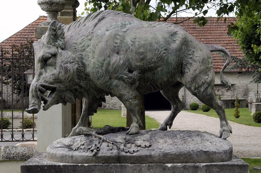 Bronze statue of a boar 3