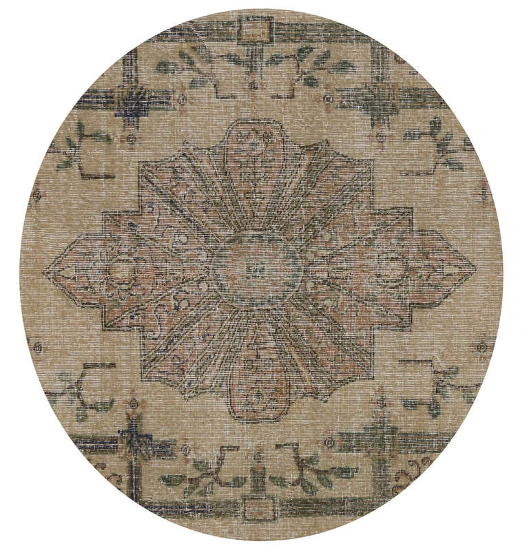 20th Century Distressed Vintage Turkish Sivas Area Rug with Rustic Art Deco Cottage Charm For Sale