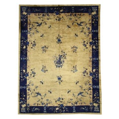 Late 19th Century Chinese Peking Rug with Chinoiserie Style 7