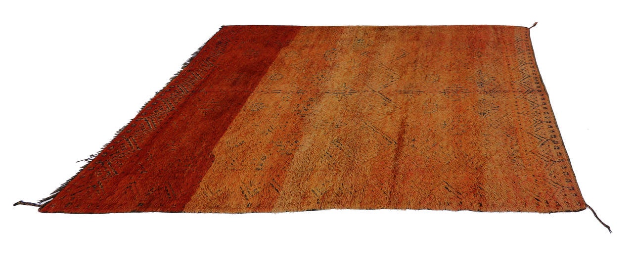 Vintage Berber Tribal Moroccan Rug with Mid-Century Modern Style In Excellent Condition In Dallas, TX