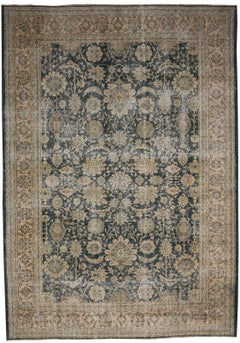 Türkischer Sivas-Teppich im Vintage-Stil mit industriellem Handwerksstil, im Used-Stil