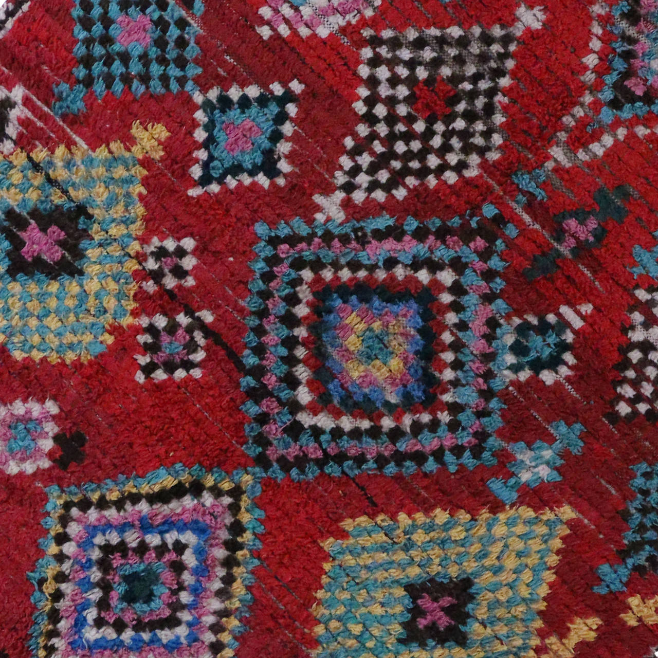 Berber Moroccan Rug with Modern Tribal Design and Boho Chic Style In Excellent Condition In Dallas, TX
