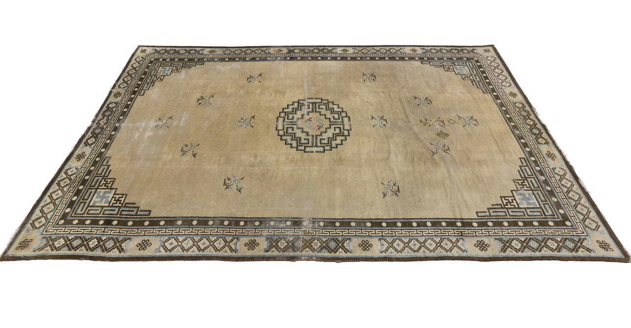 Distressed Antique Chinese Peking Rug with Art Deco Style, Mid-19th Century Rug For Sale 2