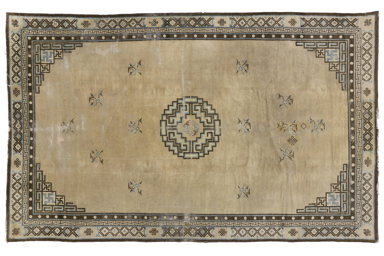 Distressed Antique Chinese Peking Rug with Art Deco Style, Mid-19th Century Rug For Sale 5
