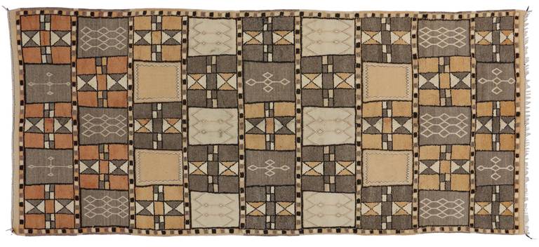 Hand-Knotted Jebel Siroua Moroccan Rug in Soft Neutral Colors in Mid-Century Modern Style