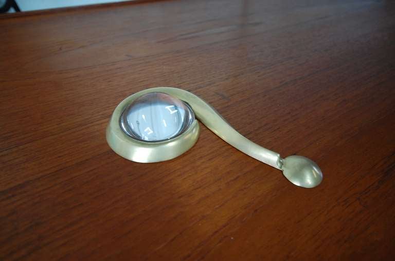 magnifying glass with question mark