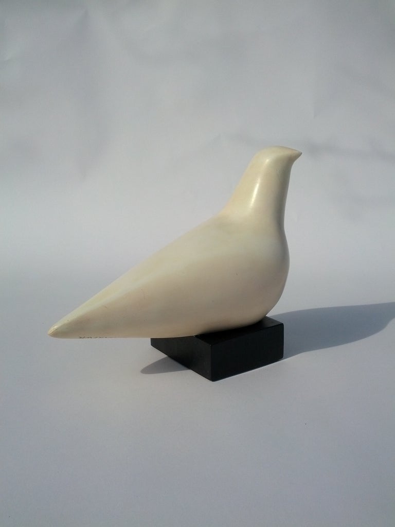 Cleo Hartwig 'Dove' USA c.1960. The sculpture is cast in pure white foundry-stone. Very Good vintage condition with out chips or cracks. Signed, C.HARTWIG

We offer free delivery within the Long Island / Greater NYC,
northern New Jersey,