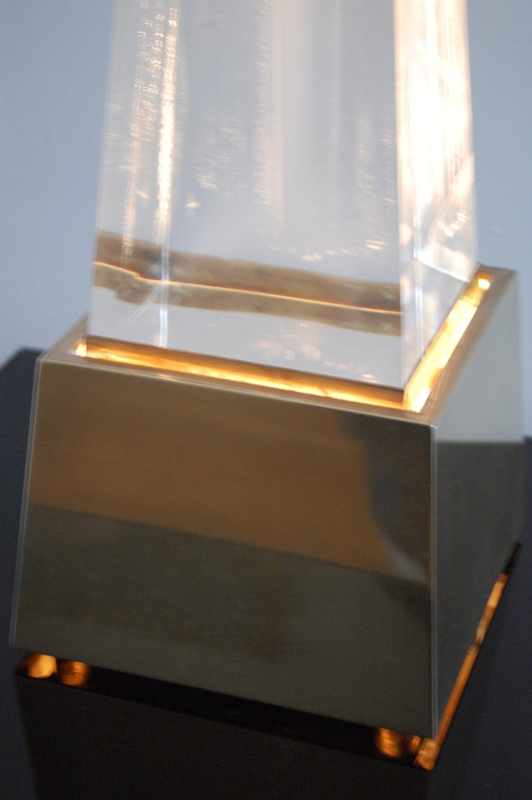 Rare Lucite and Brass Obelisk Lamp by Chapman In Good Condition In Providence, RI