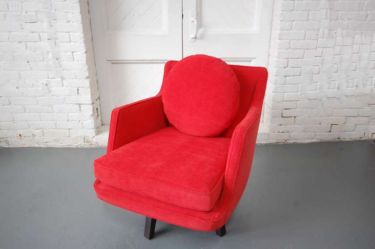 Dunbar Swivel Chair Designed by Edward Wormley In Excellent Condition For Sale In Providence, RI