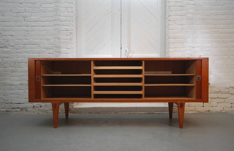 hans wegner credenza