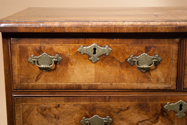 18th Century and Earlier William III Walnut Chest of Drawers For Sale
