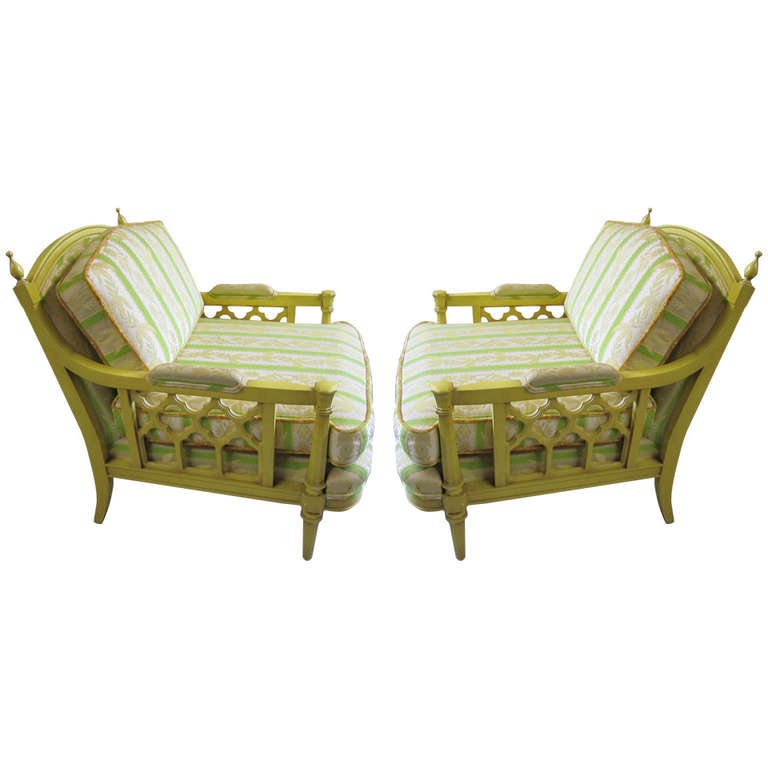 Bella coppia di sedie da salotto moderne oversize Regency Hollywood Glam