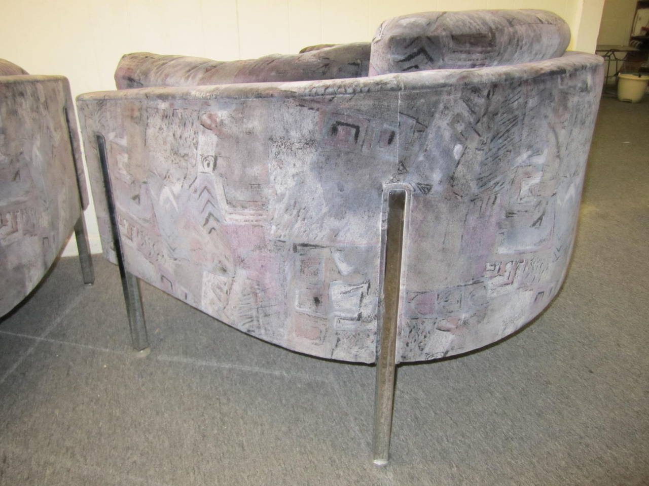 Late 20th Century Rare Pair of Milo Baughman Barrel-Back Chrome Lounge Chairs, Mid-Century Modern