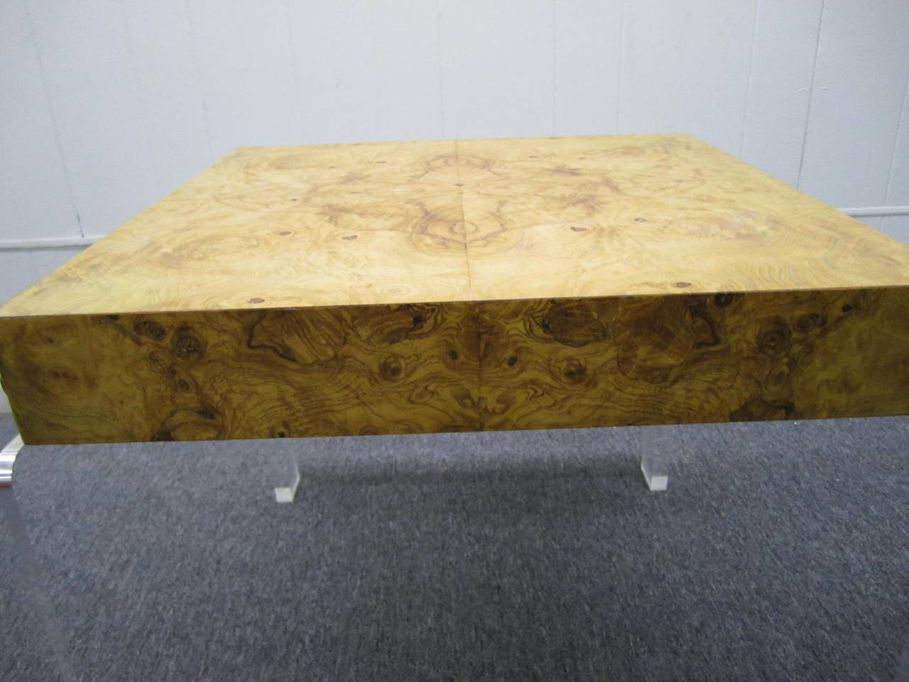 Mid-20th Century Milo Baughman style Lucite and Olive Ash Burl  Side End Table Mid-century Modern For Sale