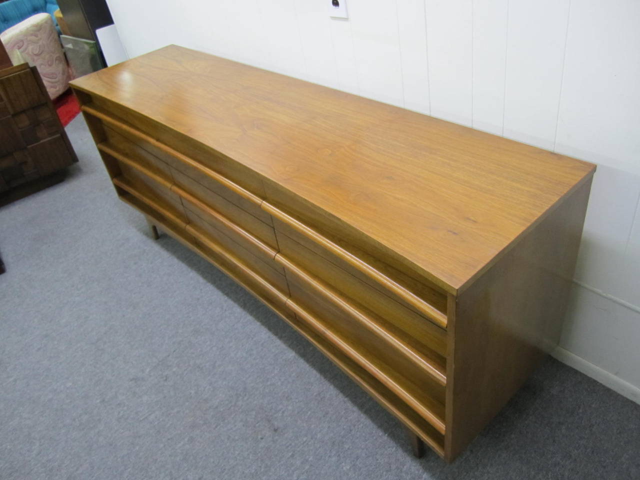 Handsome Mid-century Modern Bowed Front Walnut Credenza In Good Condition For Sale In Pemberton, NJ