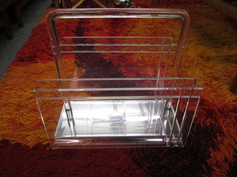 Unusual Pop Style Lucite Squiggle Magazine Rack Mid-Century Modern For Sale 2