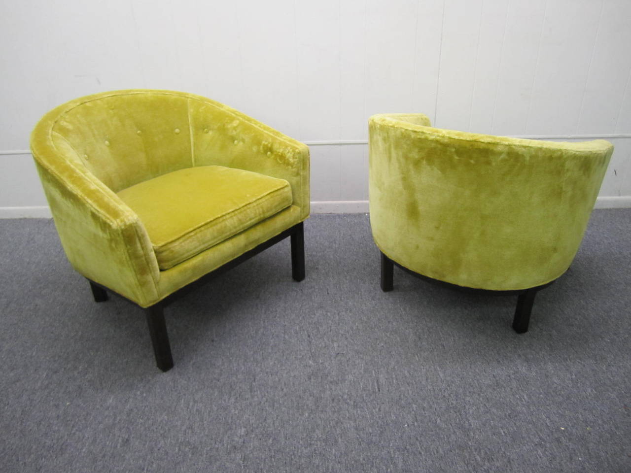 Fabulous Pair Harvey Probber Style Barrel Back Lounge Chairs Mid-century Modern For Sale 1