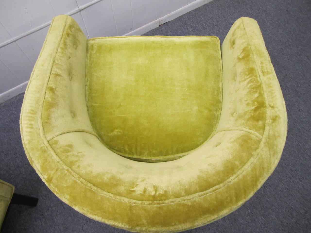Fabelhaftes Paar Harvey Probber Stil Barrel zurück Lounge Stühle Mitte des Jahrhunderts Modern (Polster) im Angebot