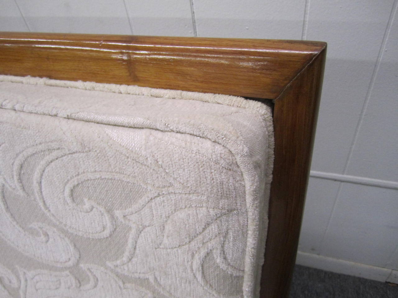 Upholstery Wonderful Robsjohn-Gibbings Style Settee, Mid-Century Modern