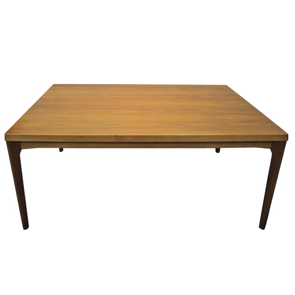 Gorgeous Danish Modern Teak Dining Table with 2 Hide-Away Leaves Midcentury For Sale