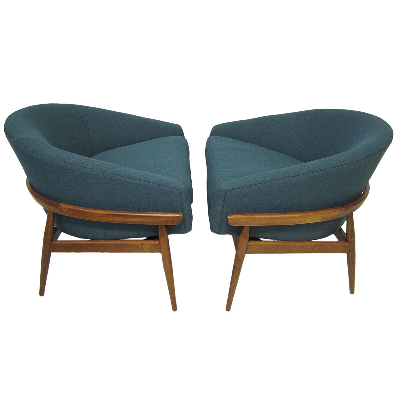 Amazing Pair of Milo Baughman Wide Barrel Back Lounge Chairs Mid-Century Modern