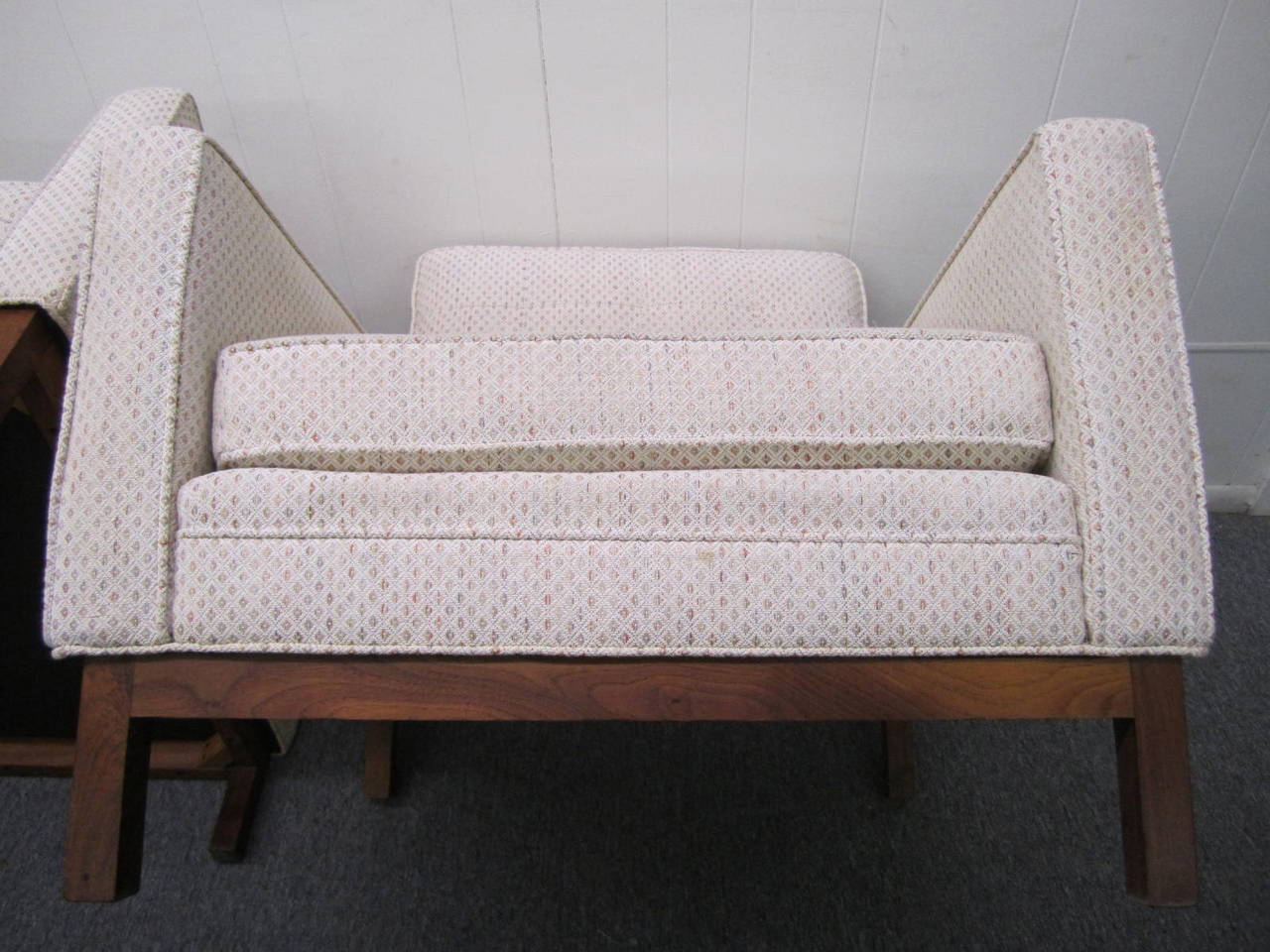 Handsome Pair of Harvey Probber Style Cube Arm Chairs Mid-Century Modern In Good Condition For Sale In Pemberton, NJ