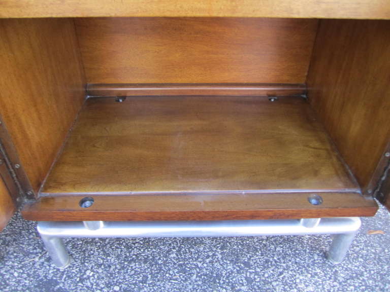 Late 20th Century Lovely Pair American Mid-century Modern Burled Walnut Night Stands Chrome Base