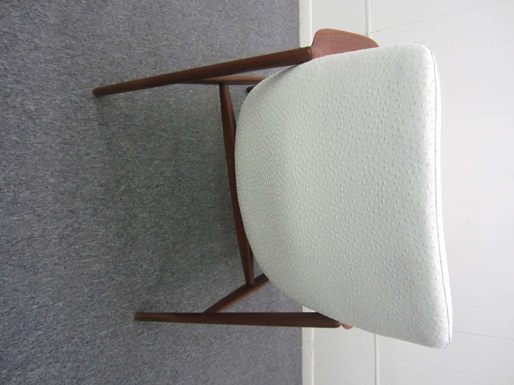 Milieu du XXe siècle Incroyable fauteuil de salon danois moderne en teck de style Ib Kofod Larson en vente