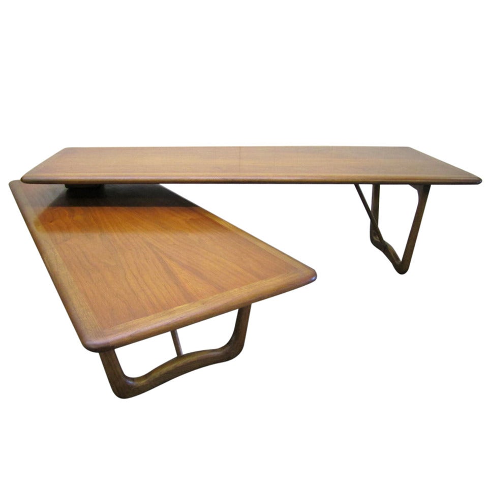Lovely Mid-century Modern Boomerang Style Walnut Lane Coffee Table