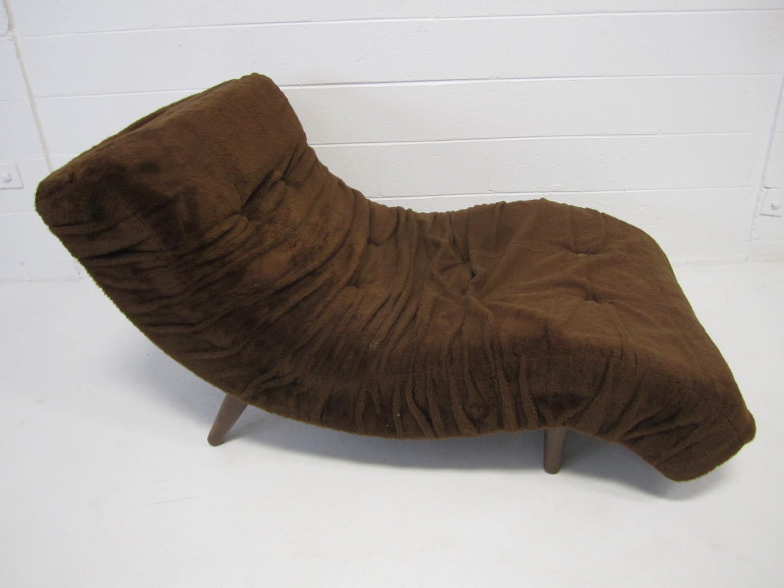 Two-Person Wave Chaise Lounge, MidCentury Modern in the style of Adrian Pearsall