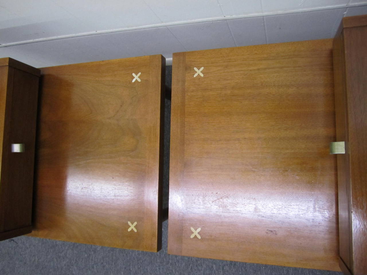 Metal Handsome Pair of American of Martinsville, Mid-Century Modern End Tables For Sale