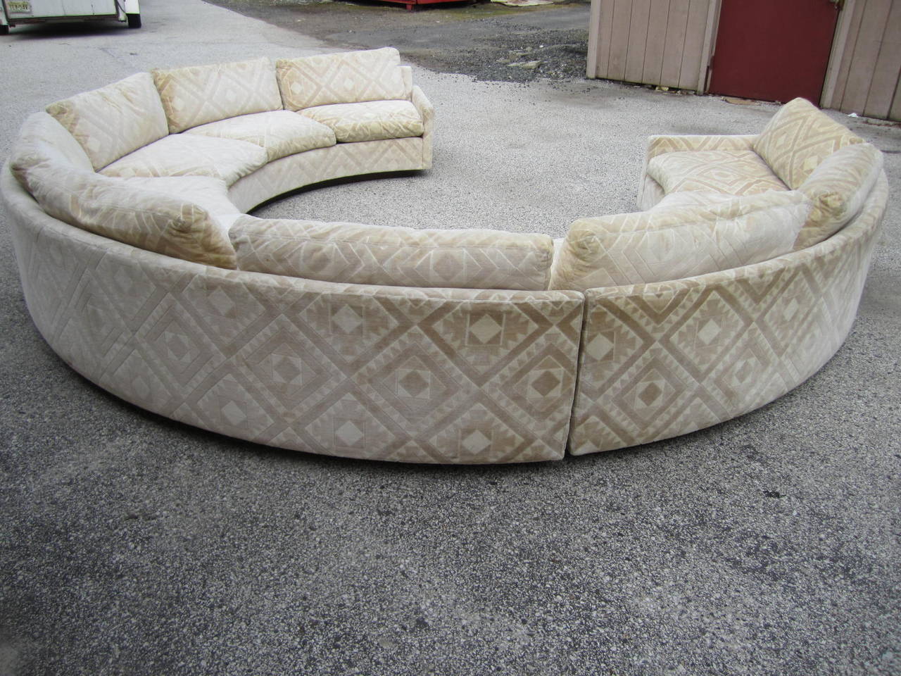 Spectacular Three-Piece Milo Baughman Circular Sofa, Mid-Century Modern Curved 1