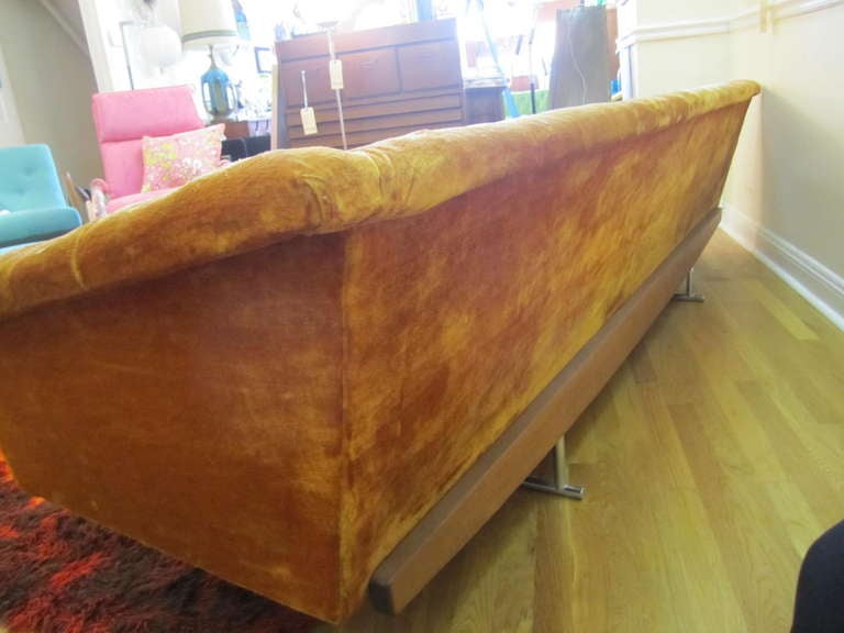 Late 20th Century Stunning Milo Baughman Tufted Floating Sofa Mid-Century Modern