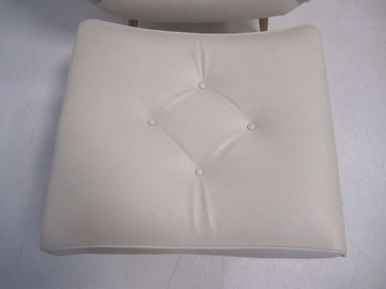 White Leather Lawrence Peabody Lounge Chair with Ottoman, Mid-Century Modern In Good Condition In Pemberton, NJ