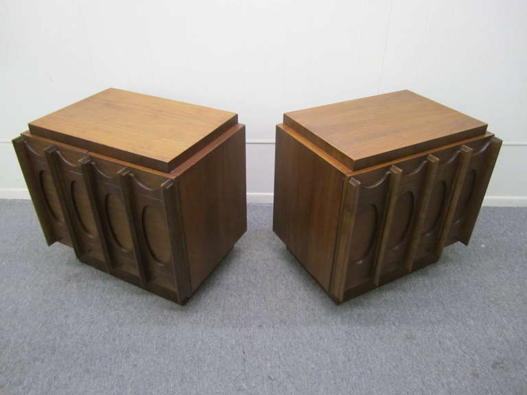 Gorgeous Pair of Brutalist Evans inspired Night Stands Mid-century Modern For Sale 3