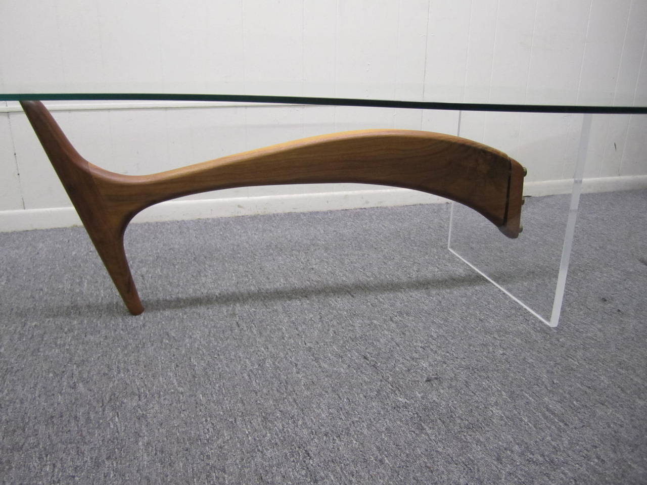 American Mid-Century Modern Biomorphic Walnut Coffee Cocktail Table  For Sale
