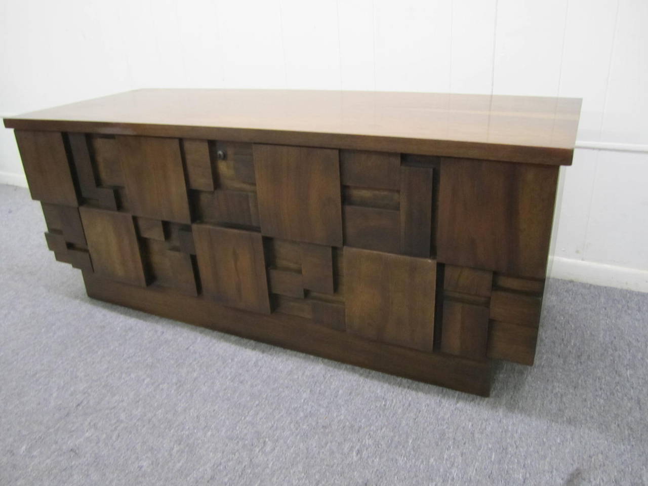 Fabulous Lane brutalist mosaic chunky walnut hope chest. This piece is particularly rare and hard to find. The chest is well thought out and constructed. I Fully lined with cedar and still in great condition- this will be a treasured addition to