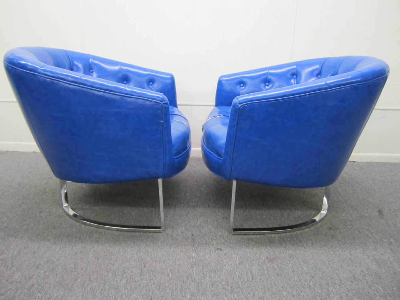 Mid-Century Modern Stunning Pair Milo Baughman style Barrel Back Chrome Lounge Chairs, Mid-Century For Sale