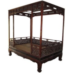 Rare lit à baldaquin à six montants Huanghuali de la dynastie Ming chinoise