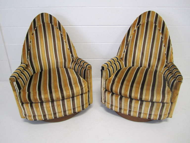 American Outstanding Pair of Tall Back Sculptural Milo Baughman Swivel Chairs, Mid-Century Modern