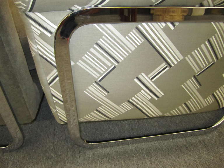 Pair of Milo Baughman Barrel Back Chrome Flat Bar Lounge Chairs Mid-Century For Sale 1
