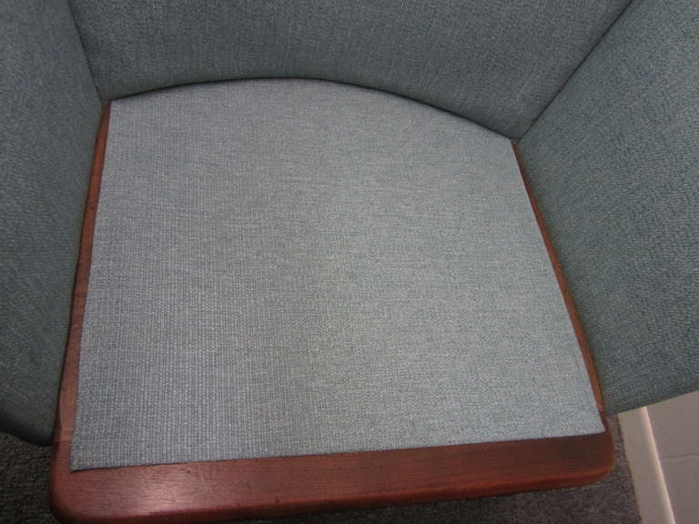 Tissu d'ameublement Paire spectaculaire de chaises Adrian Pearsall à haut dossier, mi-siècle moderne danois en vente