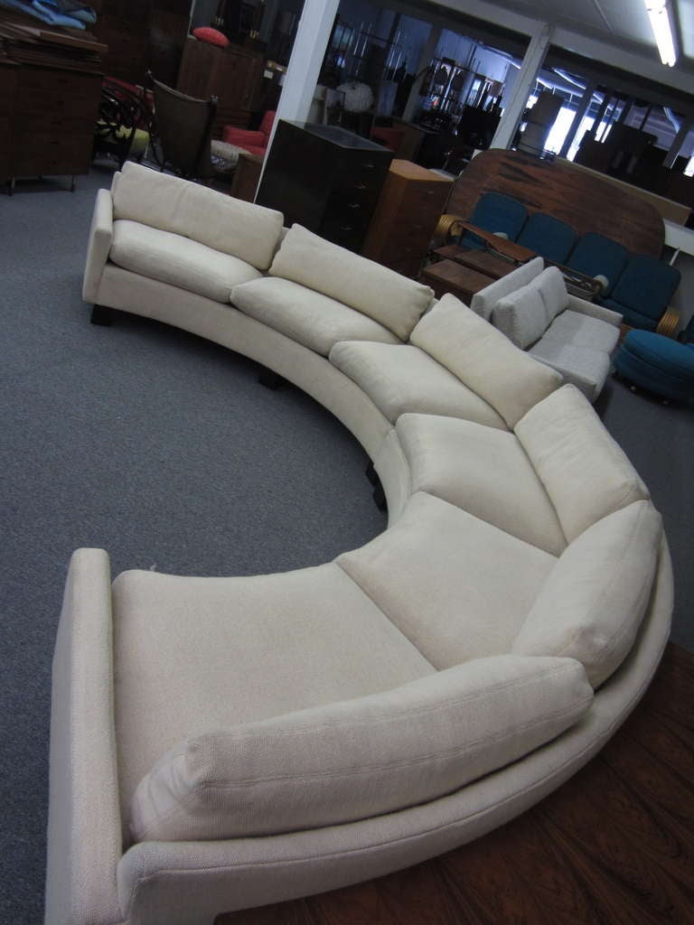 American Gorgeous Pair of Circular Milo Baughman Sectional Sofas Mid-century Modern