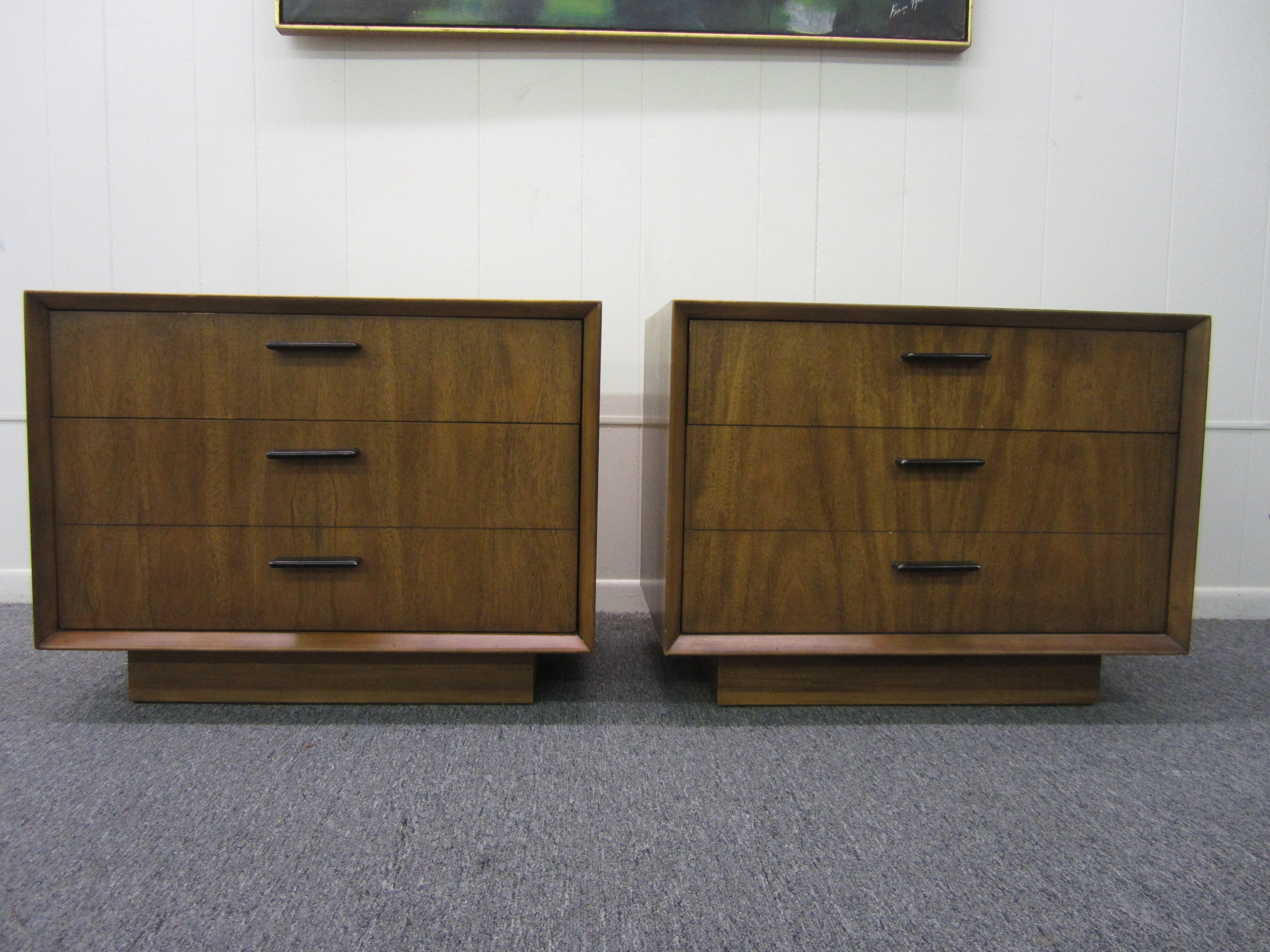 Pair Mid-century Modern Low Profile Night Stands Plinth Base